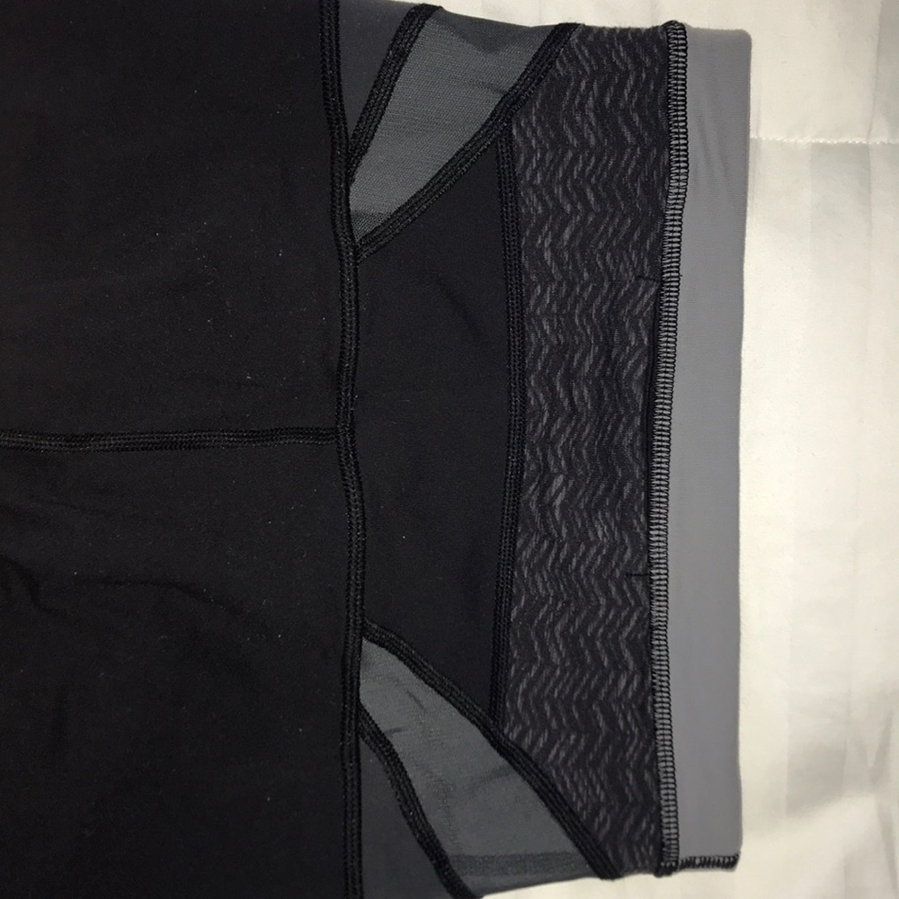 cropped Lululemon leggings - Picture 3 of 6